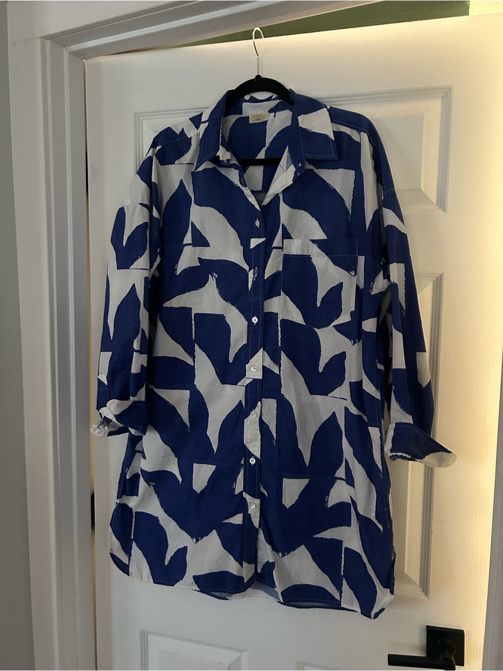 Faherty women’s organic cotton blue and white shirt dress